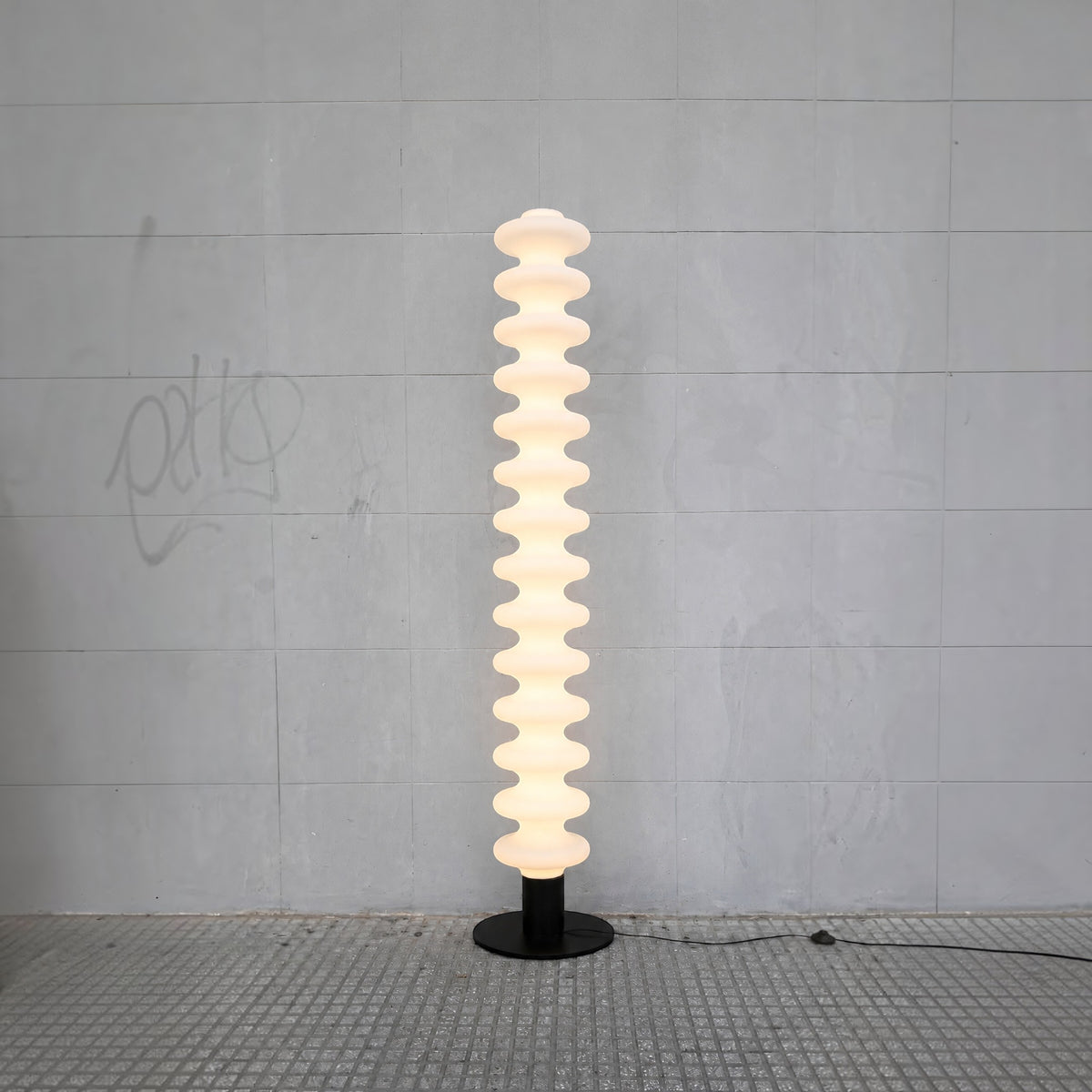 Lampara de pie Mold Ripple tall
